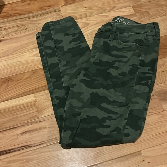 Universal Thread Denim - Camo jeans